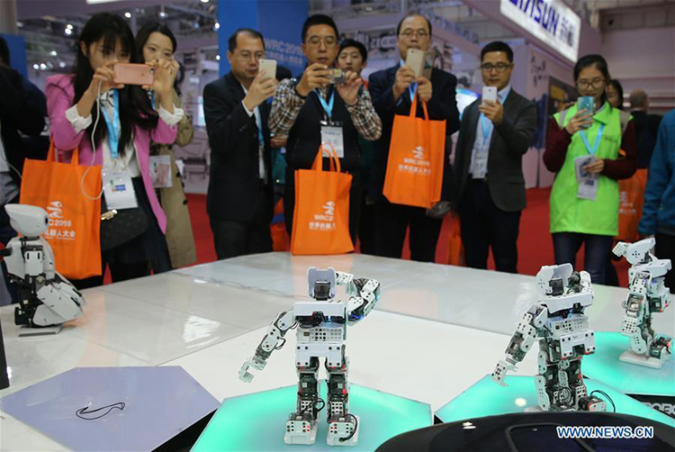 2016 World Robot Conference Held in Beijing