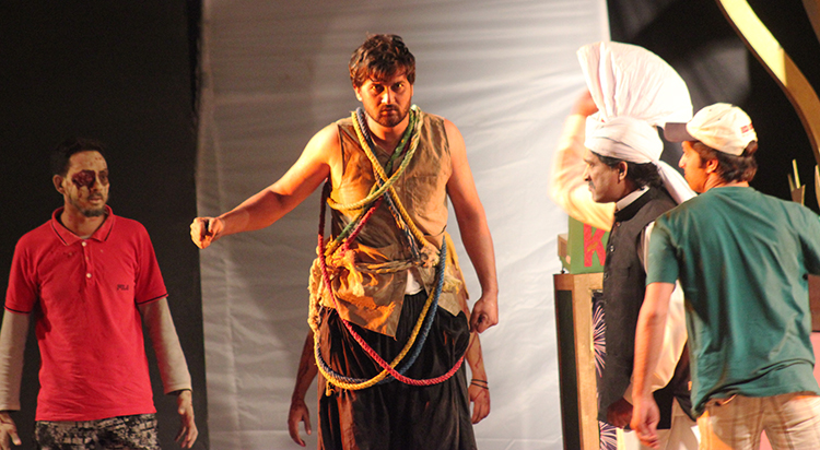 Play 'Kaun Bane Ga Badsha' by Ajoka Theatre