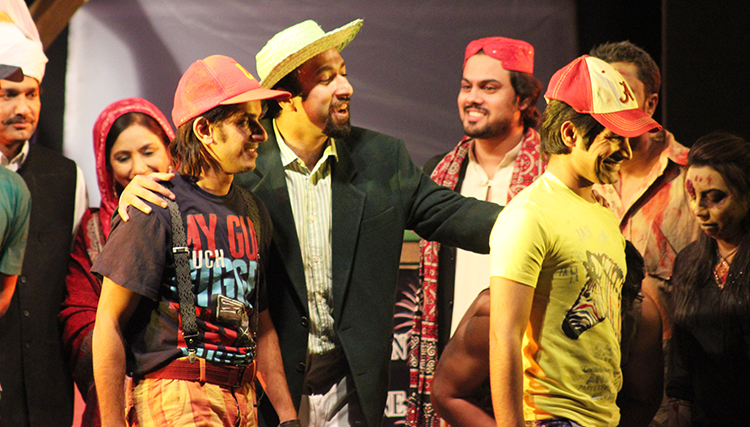 Play 'Kaun Bane Ga Badsha' by Ajoka Theatre