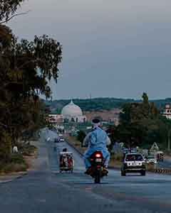 Grand Trunk Road: A Road Without End