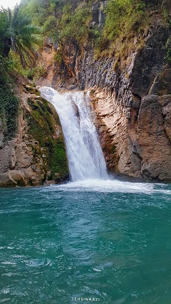 的避风港：瀑布和哈罗河的泉水