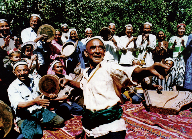 DOLAN UYGHUR MESHRUP - Youlin Magazine
