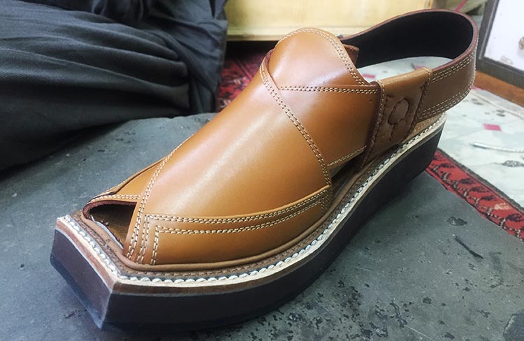 imran khan chappal images