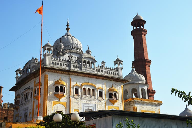 The Samadhi of Ranjit Singh, Lahore - Youlin Magazine