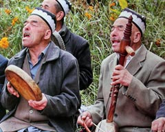 The Twin Inheritors of Uyghur Dolan Muqam