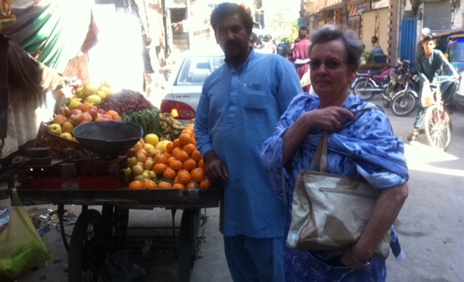 KIKI ZOETER FROM BELGIUM LEARNS AN IMPORTANT LESSON IN LAHORE!