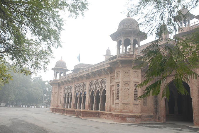 THE 'CHIEFS' COLLEGE' OF LAHORE