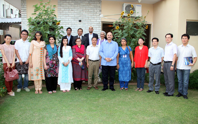 Chinese journalists visit Pakistan-China Institute